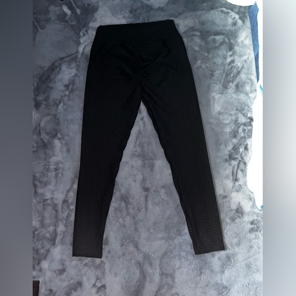 SHEIN textured leggings - Picture 2 of 3